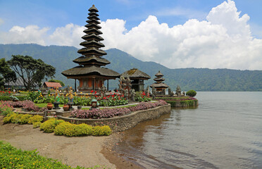 Fototapeta na wymiar Temple on the lake - Pura Ulun Danu Bratan - Bali, Indonesia