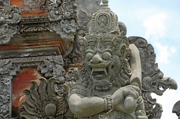 Fototapeta na wymiar Guard sculpture, Bali