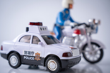 警察の白バイ オートバイ  交通違反 © HOTAKA
