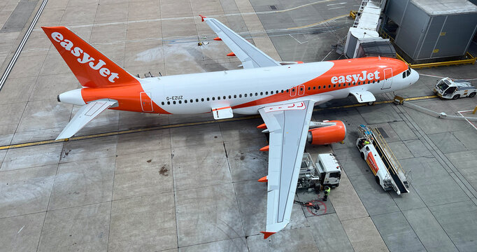 EasyJet Airbus A320 Aircraft Turnaround Airside