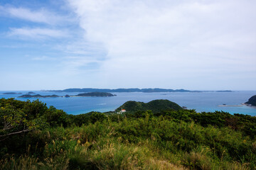 島中央の中岳にあるタキバル展望台から見る、阿嘉島のジャングルと慶良間諸島の海。

沖縄県島尻郡座間味村阿嘉島にて。
2021年4月27日水中撮影。


The jungle of Aka Island and the sea of the Kerama Islands as seen from the Takivaru observatory on Nakadake in the center o