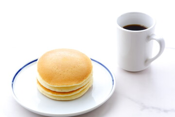ふわふわの食感の美味しいパンケーキと、淹れたてのコーヒーで、コーヒーブレイク
