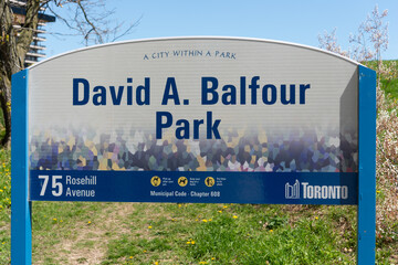 Fototapeta premium sign at David A. Balfour Park located at 75 Rosehill Avenue in Toronto, Canada