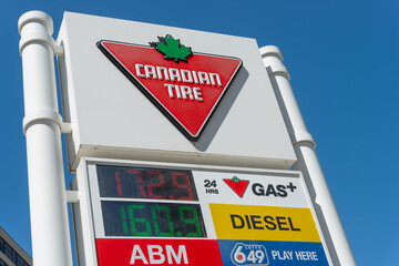 Obraz premium Canadian Tire gas station sign (with price of gas) located at 839 Yonge Street in Toronto, Canada