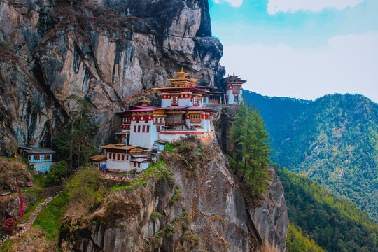 View of the Tiger's Nest monastery - Bhutan Travel and religion