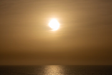 Beautiful photo of the sea - beautiful golden sun