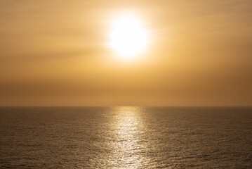 Beautiful photo of the sea - beautiful golden sun
