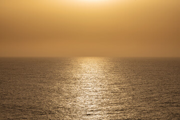 Beautiful photo of the sea - beautiful golden sun