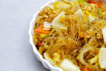 Stir-fried glass noodles with egg