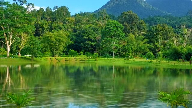 beautiful lake and mountain views. screen savers