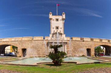 Constitution Square and the main gate in the city wall of Cadiz.