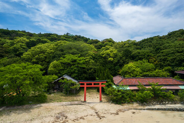 香川県三豊市仁尾町にある無人島の蔦島