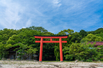 香川県三豊市仁尾町にある無人島の蔦島