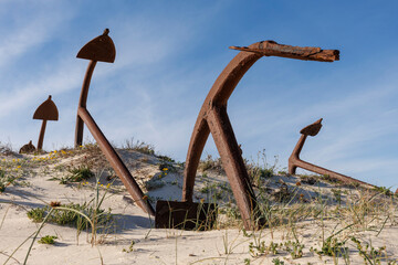 Cimetière des ancres sur la plage de Barril à Tavira, au Portugal