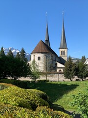 Fototapeta na wymiar Hofkirche St. Leodegar - Gotische Kirche in der Stadt Luzern am Vierwaldstättersee in der Schweiz - Europa