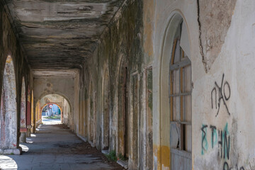 Fototapeta na wymiar Ruinen in der Geisterstadt Eleousa, Lost Place, Rhodos