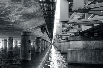 View of water under bridges - obrazy, fototapety, plakaty