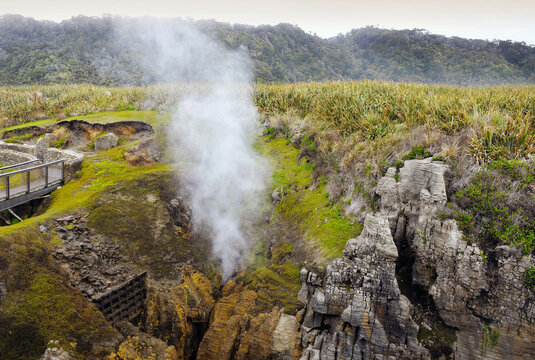 Pancake rocks in Punakaiki, South Island, New Zealand