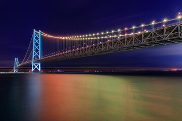 明石海峡大橋のライトアップ（冬季バージョン）