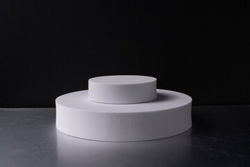 stand 3d geometric shape