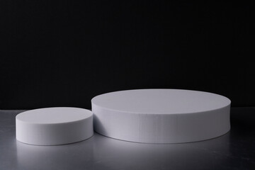 stand 3d geometric shape