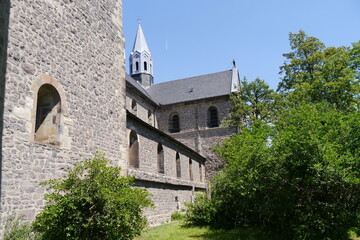 Klosterkirche des romanischen Klosters auf dem Petersberg bei Halle - obrazy, fototapety, plakaty