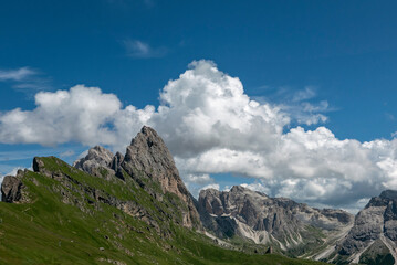 Fototapeta na wymiar scenic panorama of the wonderful Dolomite mountains in summer