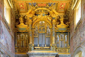 Pipe organ  in the Archbasilica of Saint John Lateran (Basilica di San Giovanni in Laterano). Major Papal. Lateran Basilica or Saint John Lateran. Rome - obrazy, fototapety, plakaty