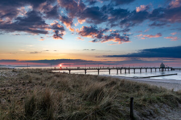 Zum Sonnenuntegang am Strand in Zingst an der Ostsee.