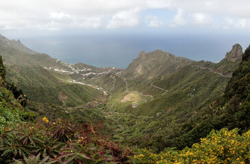 Fototapeta na wymiar Mirador El Balaidero with panorama of the island