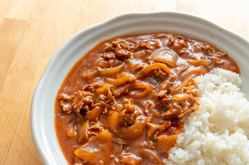 お米にのせられた美味しいハヤシライス