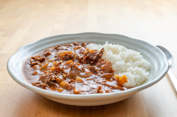 お米にのせられた美味しいハヤシライス