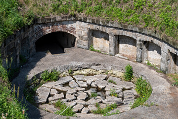 日本軍施設　煉瓦造り　砲台跡