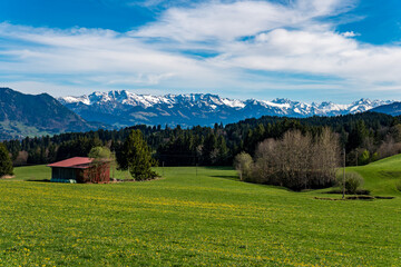 Scenic spring hike to the Stoffelberg near Niedersonthofen in the Allgau