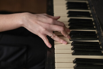 Obraz premium Portrait of a young beautiful red-haired girl in the studio.