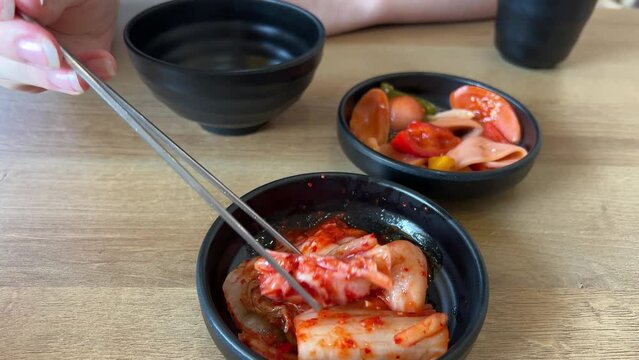 Napa Cabbage Kimchi Mastery: 4K Close-Up of Freshly Cooked Kimchi korea kimchi gimchi corea food