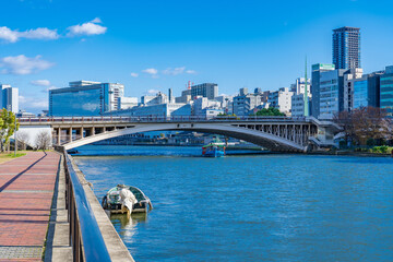 大阪市　天神橋と大阪の街並み