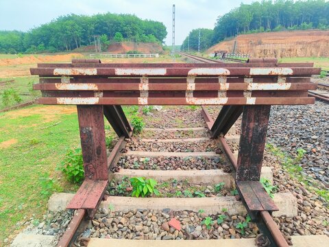 stop block on the end of a track