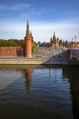 Moscow. VIEW FROM THE BOLSHOY MOSKVORETSKY BRIDGE TO THE MOSCOW RIVER, THE KREMLIN, THE CATHEDRAL...