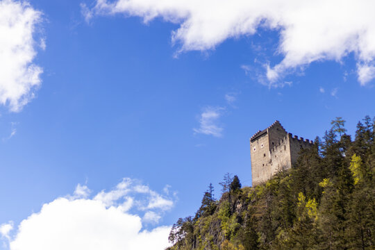 Kronburg in Zams in Tirol
