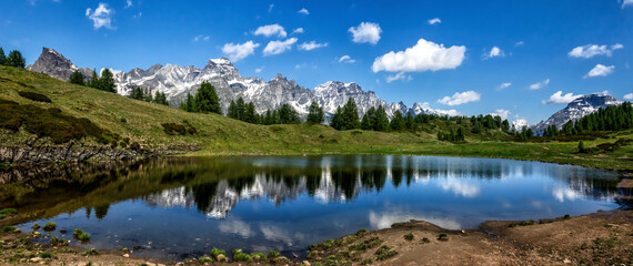 Mountain lake landscape. lake in the mountains with sky