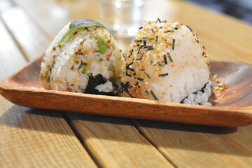 Quinoa edamame rice ball, seaweed and sesame rice ball set meal