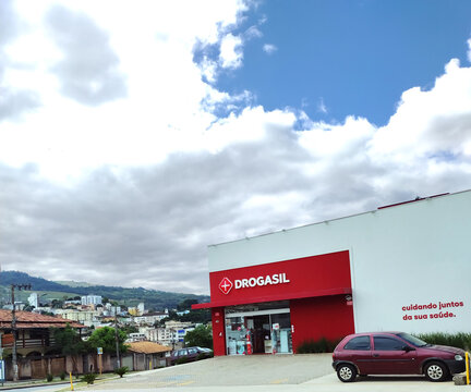 Facade of one of the Itabira branch Drogasil pharmacy network. April, 27, 2024, Itabira, Minas Gerais, Brazil. 
