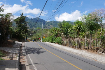 Straße in San Antonio in den Bergen von Escazú Berglandschaft bei San José in Costa Rica