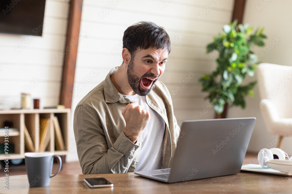Aufkleber man screaming while using laptop at home office