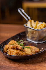Crispy wings with spicy sarsa