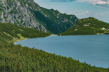 Wakacyjna górska wycieczka, po szlakach Tatrzańskiego Parku Narodowego w Polsce