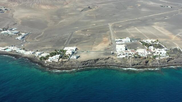 survol de playa quemada &agrave; Lanzarote, canaries, Espagne