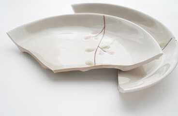 割れてしまったお皿