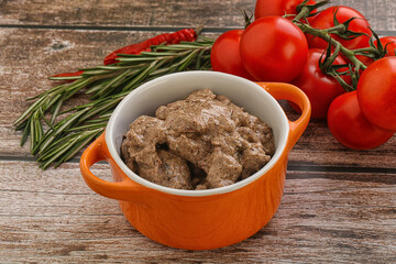 Soft chicken liver with cream